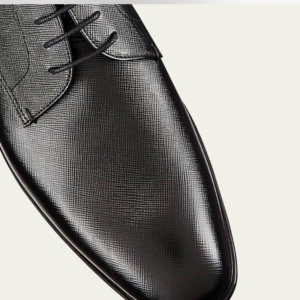 Prada saffiano textured leather shoe - Picture 4 of 6